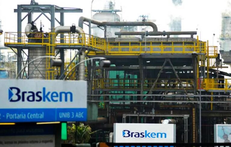 Do lucro em 2021 ao prejuízo bilionário em 2022