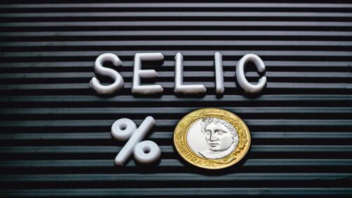 Quais as consequências da manutenção da taxa de juros em 13,75%?