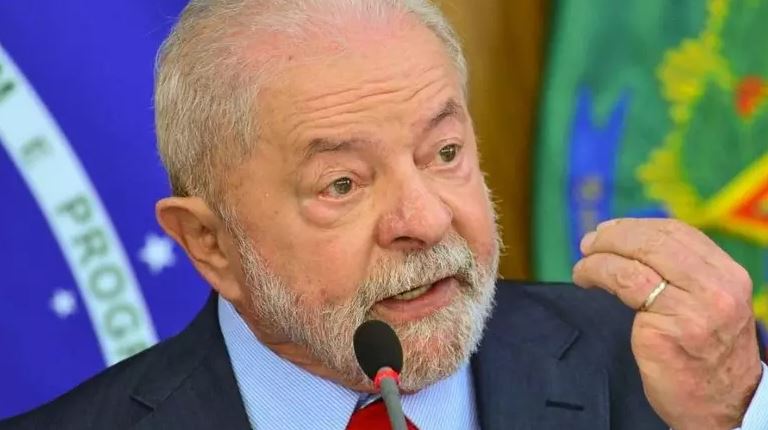 Lula diz que a taxa de juros a 13,75% é “absurda”. Foto: fdr