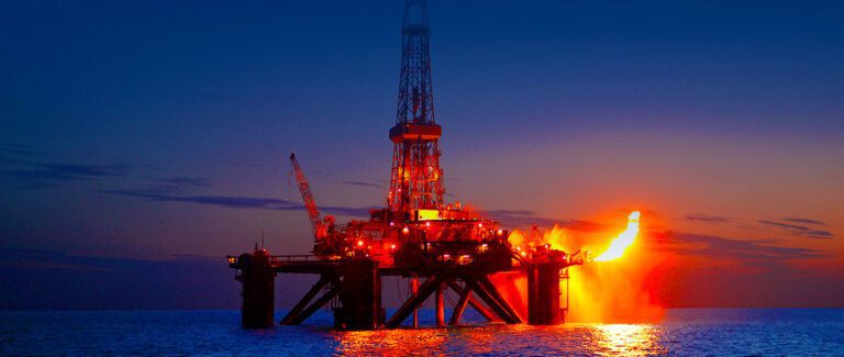 Plataforma de petróleo. Foto: Freepik