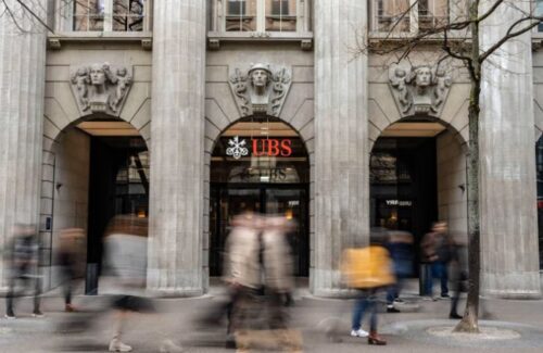 UBS acertou neste domingo a compra do seu principal concorrente, o Credit Suisse. (Foto: Francesca Volpi/Bloomberg)