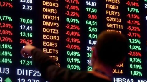 Após queda de 7% no primeiro trimestre e um início de abril também em baixa, o Ibovespa teve um dia de recuperação nesta terça-feira, 4 dólar fecha em queda