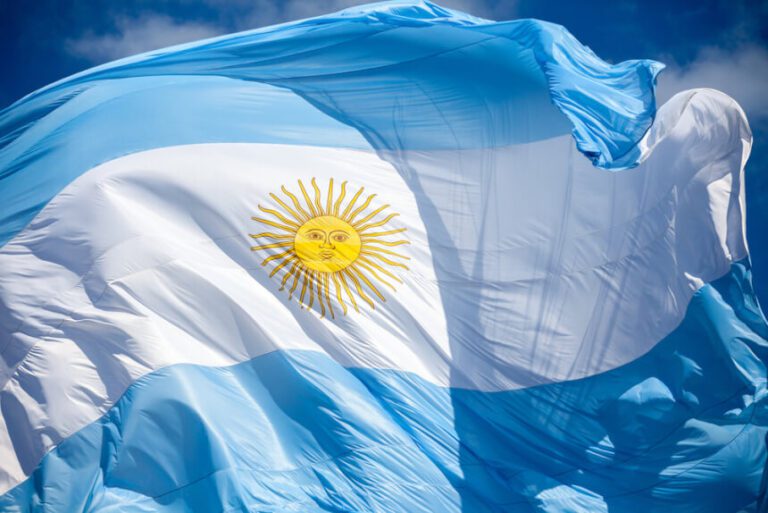 inflação descontrolada - que atingiu 104,3% aumenta preço do dolar põe Argentina em alerta. Foto: Pixabay