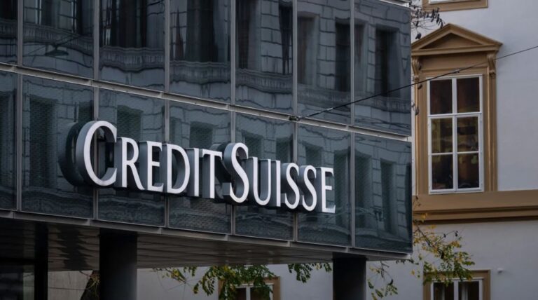 Reunião desta terça-feira (4) traz pedido de desculpas do presidente do banco suiço. Foto: Getty Images