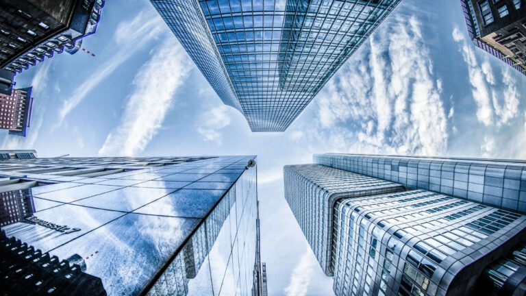 De acordo com balanço contábil divulgado pelo KNCR11, o fundo imobiliário registrou um resultado mensal de R$ 73,5 milhões em março. Foto: Pixabay