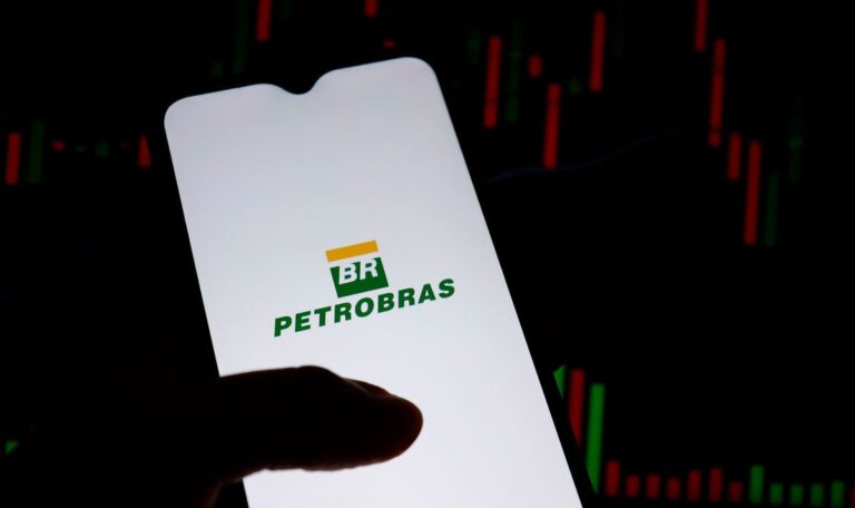 A Petrobras atingiu marcas históricas na produção de gasolina e diesel S10 em junho, com vendas também em alta