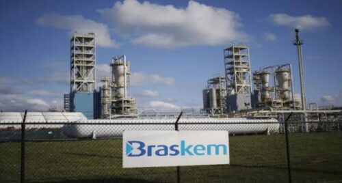 Braskem fecha acordo histórico com prefeitura de Maceió no valor de R$ 1,7 bilhão para indenização por danos causados por afundamento do solo em Alagoas em 2018.