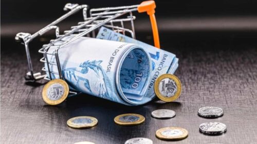 Segundo a Fundação Getúlio Vargas, o Índice Geral de Preços - 10 (IGP-10) teve uma queda de 1,10% em julho, indicando deflação.