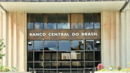 Boletim Focus: economistas do Banco Central revisam estimativa de crescimento do PIB de 2,26% para 2,29%