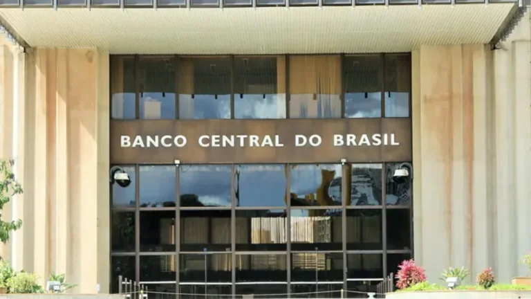 Boletim Focus: economistas do Banco Central revisam estimativa de crescimento do PIB de 2,26% para 2,29%