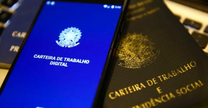 Taxa de Desemprego no Brasil cai para 7,9% no segundo trimestre. Foto: Reprodução