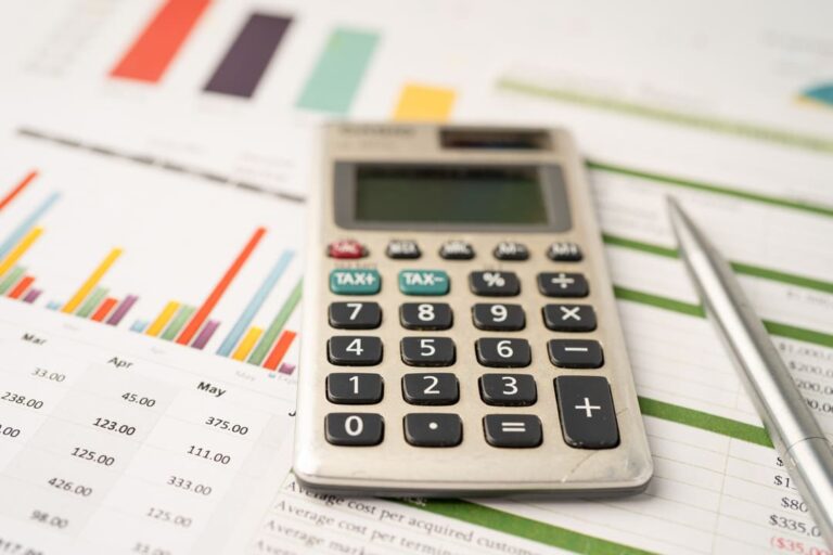 Material para fazer analise de ações