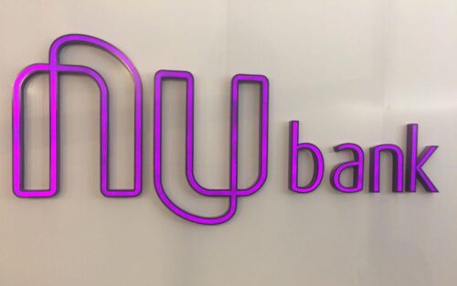 Nubank (ROXO34) registra lucro de US$ 224,9 milhões no 2T23, revertendo prejuízo anterior