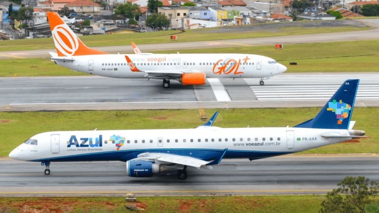 Companhias aéreas Azul e Gol registram queda no Ibovespa em julho