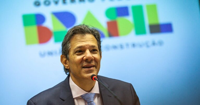 Governo estuda prorrogar programa de descontos em carros populares, afirma Haddad