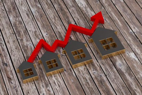 KNCR11: 4 casinhas em ordem crescente e uma seta vermelha em cima delas.