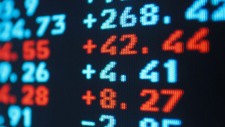 Dados de empregos nos EUA: payroll fica acima do esperado