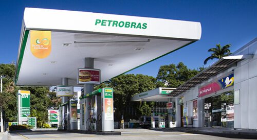Petrobras anuncia queda no valor da gasolina e alta no diesel para distribuidoras