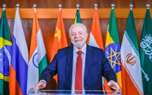 Brasil assume presidência do G20 com foco em reformas globais e desenvolvimento sustentável