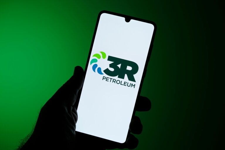 3R Petroleum (RRRP3) divulga precificação de títulos da dívida e refinanciamento para subsidiária