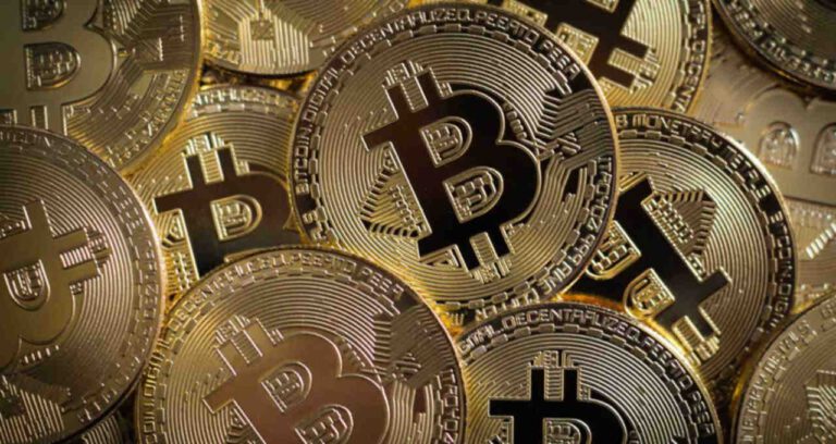 Bitcoin (BTC) atinge US$ 45 mil com expectativas de ETFs de criptomoeda