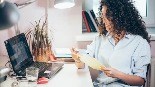 Tesouro Nacional e BB lançam ação "Educa+ Mulher", que estimula mulheres a investir