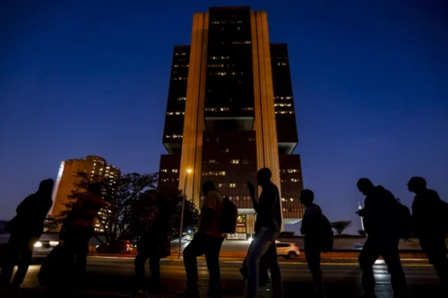 Servidores do Banco Central anunciam greve com ossibilidade de "apagão" nos serviços