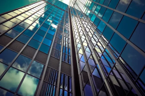 Mercado de fundos imobiliário atrai 50 mil novos investidores em dezembro e bate recorde anual