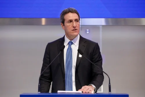 CEO da B3 projeta retomada gradual dos IPOs em 2024