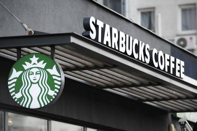 ZAMP inicia negociações para explorar marca Starbucks no Brasil