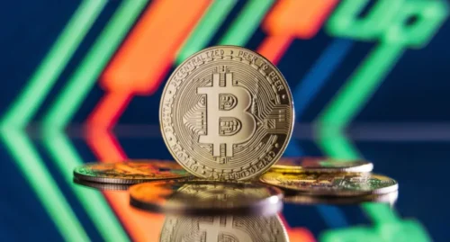 Investir em Bitcoin sem declarar no IRPF pode resultar em multas; entenda