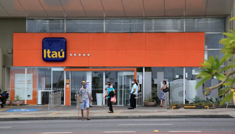 Itaú Unibanco (ITUB4) paga dividendos bilionário no 1T24, alta de 200%