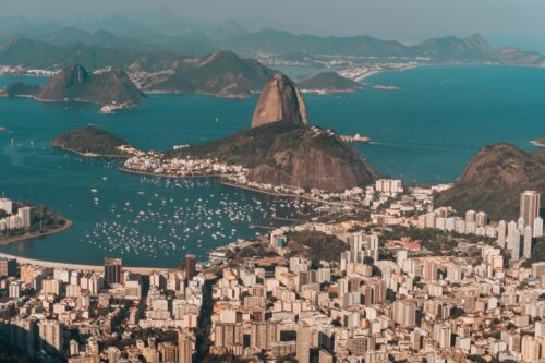 O Rio de Janeiro brilha com seu recorde comercial, mostrando seu poder econômico em escala global.