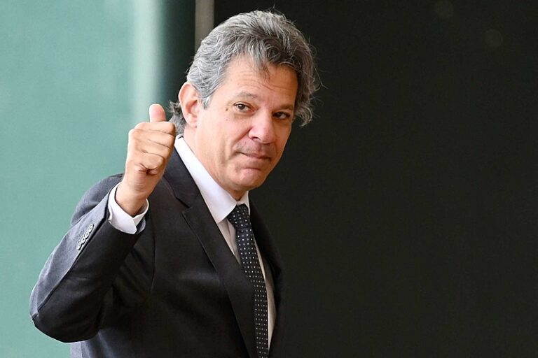 Haddad defende aumento do salário mínimo e medidas para reduzir custo de vida no Brasil