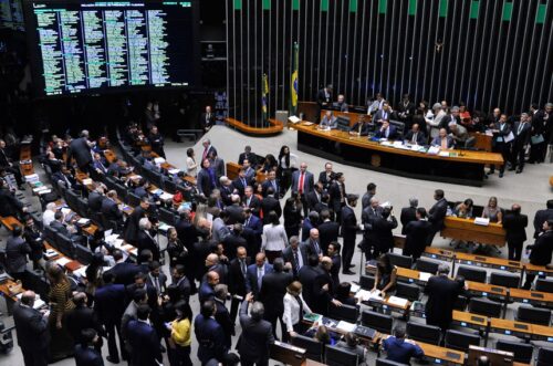 Homem é preso na Câmara dos Deputados com munição para pistola