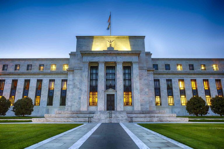 Federal reserve enfrenta dilema após relatório de emprego dos EUA