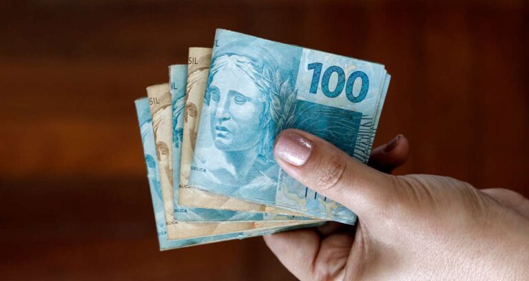 Bradesco, Itaú-Unibanco e Banestes realizam pagamentos aos acionistas nesta sexta-feira (1)