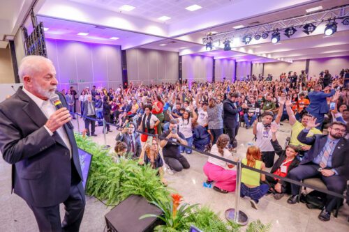 "Banqueiros não precisam do Estado, mas querem superávit e empréstimos", diz Lula