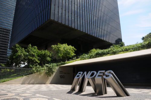 TCU encerra processos sobre compras de participação na JBS pelo BNDES