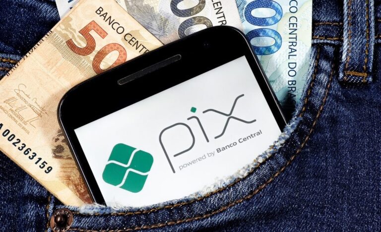 Receita Federal intensifica fiscalização do PIX, mas garante que pequenos contribuintes não serão afetados