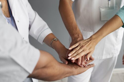 Setor de planos de saúde registra lucro de R$ 3 bi em 2023, ANS aponta desempenho positivo