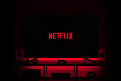 Netflix reavalia benefícios e adota políticas mais tradicionais