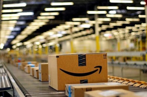 Amazon busca otimização em rede logística após cortes de pessoal