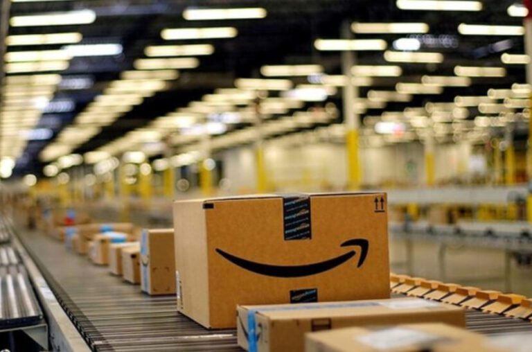 Amazon busca otimização em rede logística após cortes de pessoal
