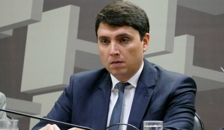 Juiz Federal suspende presidente do conselho da Petrobras por conflito de interesse