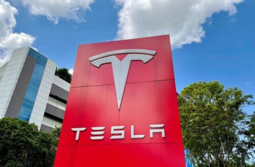 Tesla suspende pedidos do Cybertruck mais barato e oferece novas versões