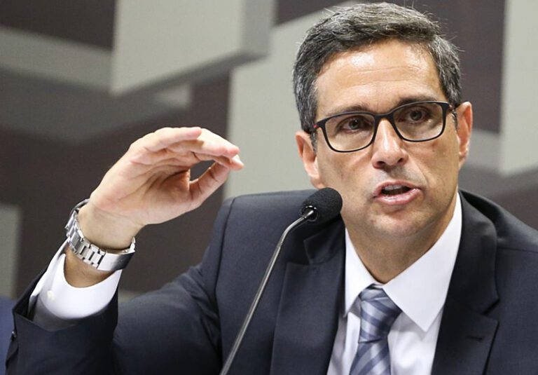 Não posso adiantar novos cortes de juros, diz Campos Neto