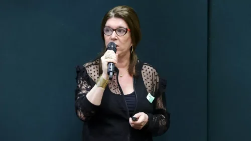 Nova presidente da Petrobras realiza primeira coletiva nesta segunda (27)