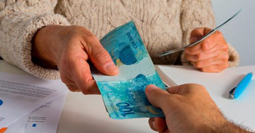 Procura por crédito cai 26% em março ante mesmo mês de 2023, diz pesquisa