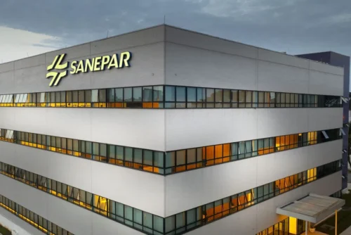 Sanepar (SAPR11) estuda criação de holding
